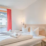 Penthouse Janita Apartman *